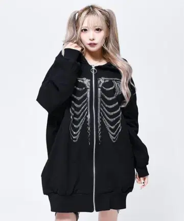 REFLEM BONE 큐빅 후드티