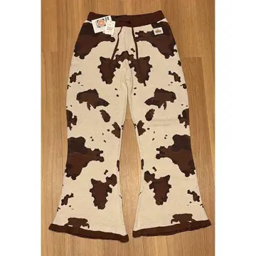 새상품 헬로 샌프란시스코 COW 패턴 니트 플레어 팬츠 바지 아이보리