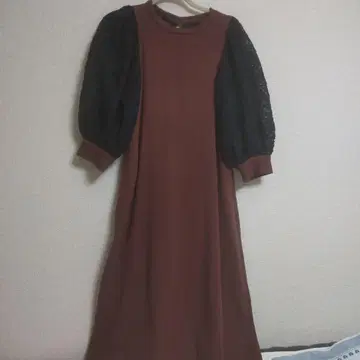 JEANASIS 브라운 레이스 퍼프 슬리브 원피스