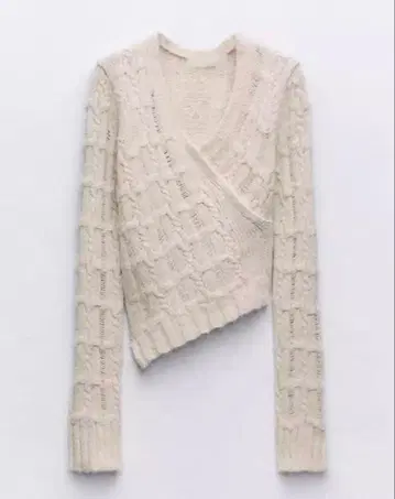 ZARA 비대칭 크롭 니트 스웨터