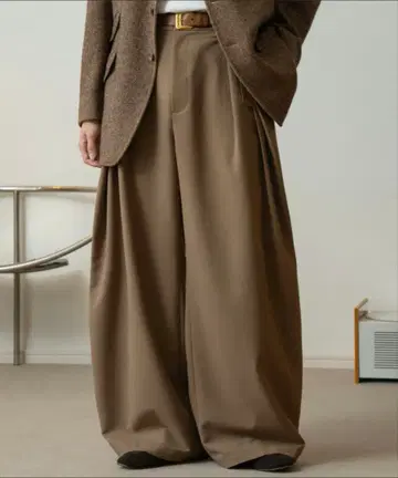 [ soerte ] 3TUCK WIDE BALLOON TROUSERS