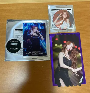 LESSERAFIM 카페 아크릴 스탠드 캔뱃지 입장 혜택 윤진 3종 세트