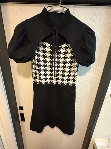 하운드 투스 퍼프 슬리브 미니 원피스 S 사이즈