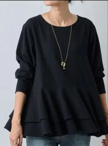 BEARDSLEY 비어즐리 밑단 프릴 블라우스 블랙 새상품급