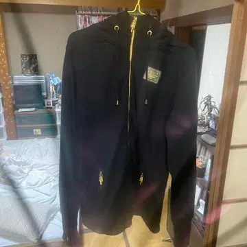블랙 후드 부착 후드티 골드 지퍼
