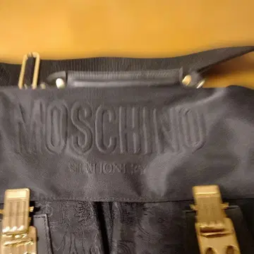 미사용품 레어템 MOSCHINO 블랙 숄더백 2웨이
