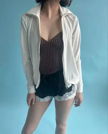 레어 simone wild 지퍼 자켓 아이보리