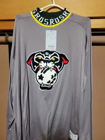 러셀 강아지 자수 그레이 T셔츠 사이즈 6