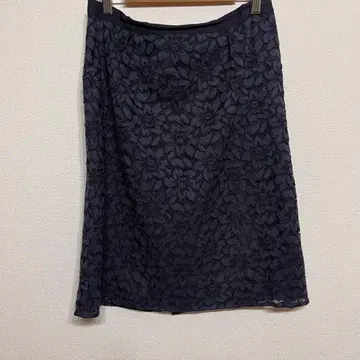 제조사 불명 여성용 스커트 업무복 네이비 컬러 꽃무늬 새상품급 심플