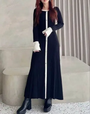 블랙과 화이트의 리브 긴팔 니트 원피스