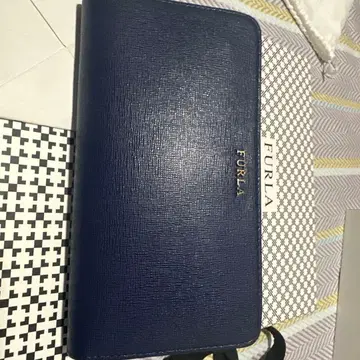 FURLA 네이비 가죽 장지갑