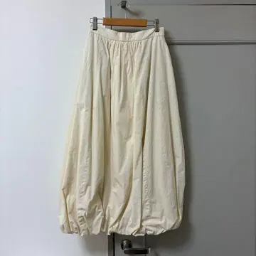 CLANE 아이보리 벌룬 스커트