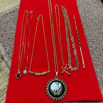 골드톤 목걸이 세트