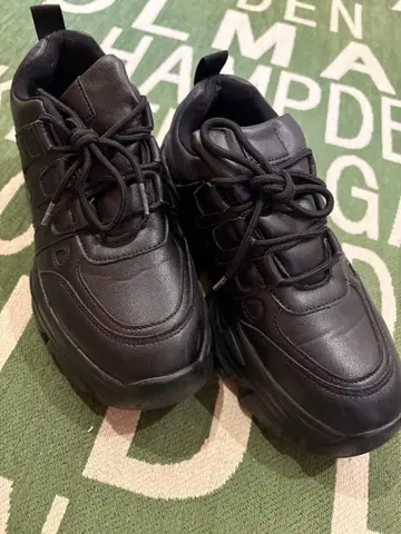 블랙 통굽 스니커즈