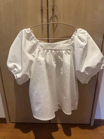 [ OHGA ] 하자품으로 가격 대폭 인하! SQUARE PUFF 화이트