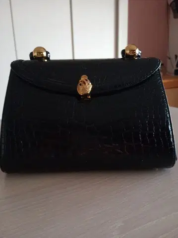 크로커다일 패턴 핸드백