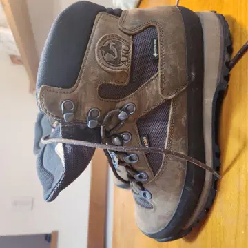 AKU 에어 8000 등산화 브라운 GORE-TEX