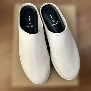 DIANA F by WELLFIT 몰드 밑창 사보 샌들