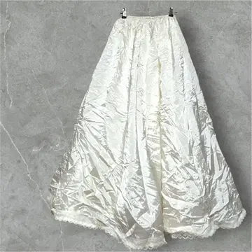 한 점뿐인 순백 플레어 레이스 부착 파니에 웨딩 드레스 스커트