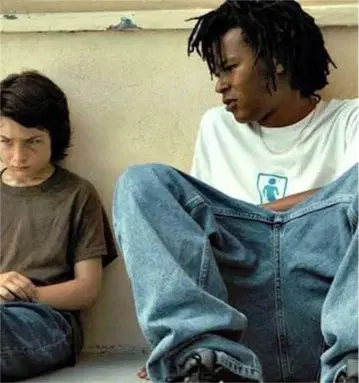 GIRL T셔츠 90s mid90s 레이 착용