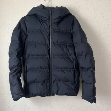 유니클로 다운 M 사이즈 네이비