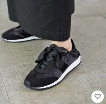 르 타롱 스니커즈 24