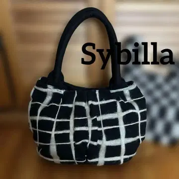 시빌라 펠트 블랙과 화이트 체크 핸드백