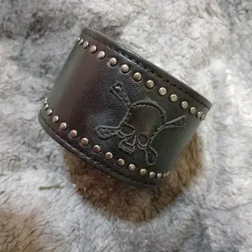 Roen 스컬 스터드 팔찌