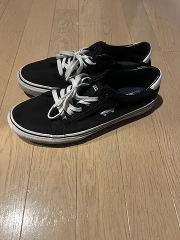 VANS 블랙 로우컷 스니커즈