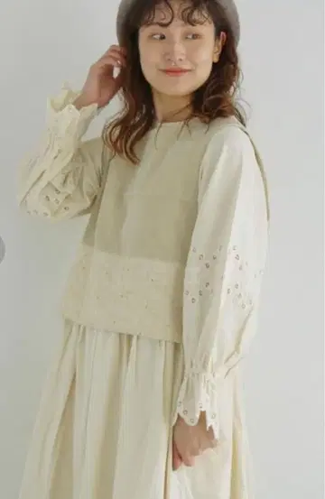 TSUHARU by Samansa Mos2 벨벳 밑단 절개 자수 베스트