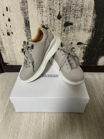 MACKINTOSH PHILOSOPHY 그레이 스니커즈