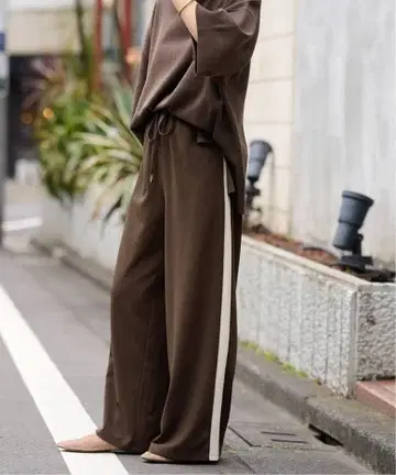 저널 스탠다드 relume 컷 저지 라인 팬츠 브라운