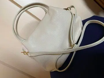 화이트 가죽 숄더백