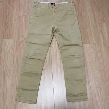 BEAMS 베이지 치노 팬츠 M 사이즈