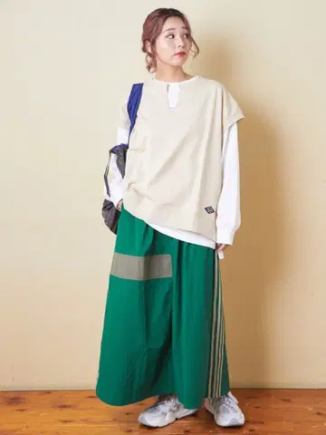 가을/겨울 신상 나일론 와셔 사이드 라인 절개 개더 스커트