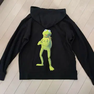 커밋 프린트 블랙 후드티 WHITELAND