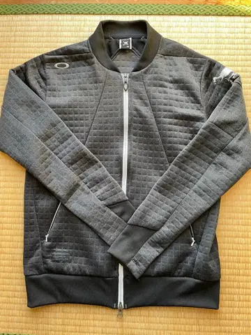 Oakley MA-1 퀼팅 자켓 그레이