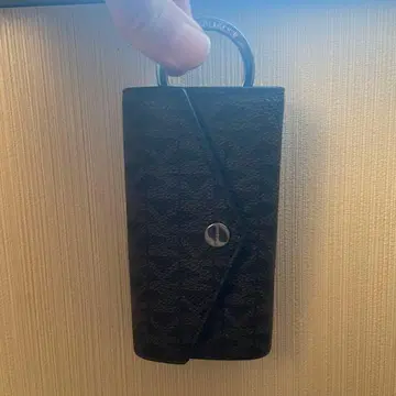 마이클코어스 키케이스