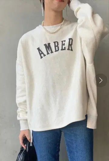 [MICA&DEAL/마이카앤딜] 앰버 로고 맨투맨