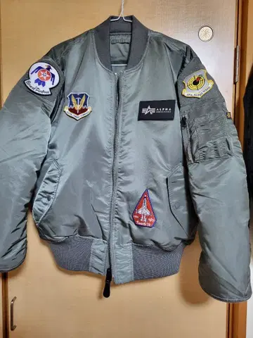 Alpha industriesMA-1 풀 패치 US 스펙