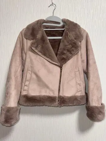 오늘까지 타임세일 INGNI 페이크 무스탕 라이더 자켓 새상품급