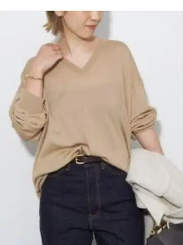 plage 플라주 Fine Gauge V넥 니트