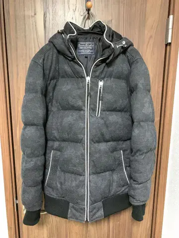 그레이 후드 부착 다운 자켓