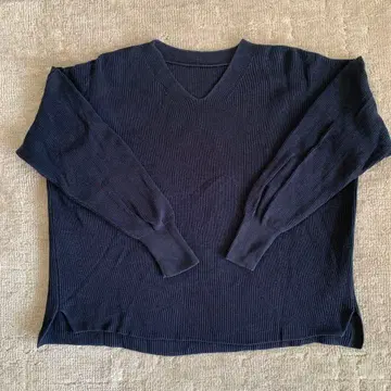 북유럽 생활 잡화점 V넥 코튼 니트