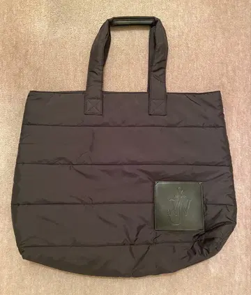 [ 새상품 ] 유니클로 x JW 앤더슨 콜라보 퀼팅 토트백