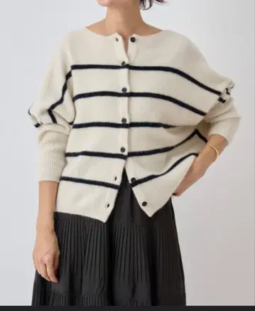 미사용 비어즐리 FOX 울 뒤 버튼 니트 보더 무늬