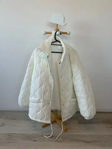 MYMOOD 화이트 다운 자켓