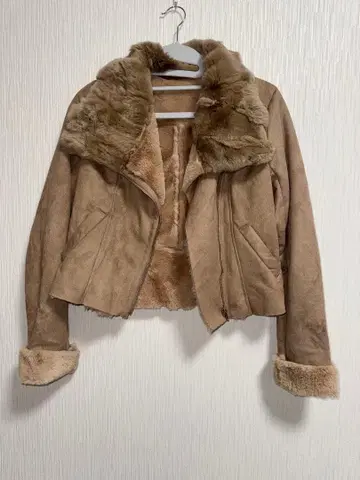 ROYAL PARTY 페이크 무스탕 자켓 M 베이지 새상품급