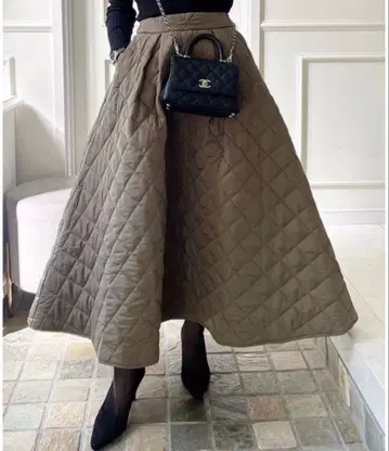 myu/백 ZIP 퀼팅 롱 볼륨 스커트/그린 컬러 카키 색상 F