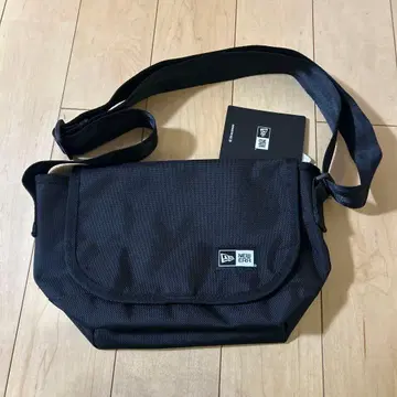 미사용 새상품 NEW ERA 숄더백 미니 3.5L 블랙